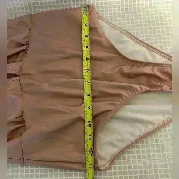 NWT Zaful Pink Plunging Ruffle Sleeve One Piece - Medium - Picture 5 of 6